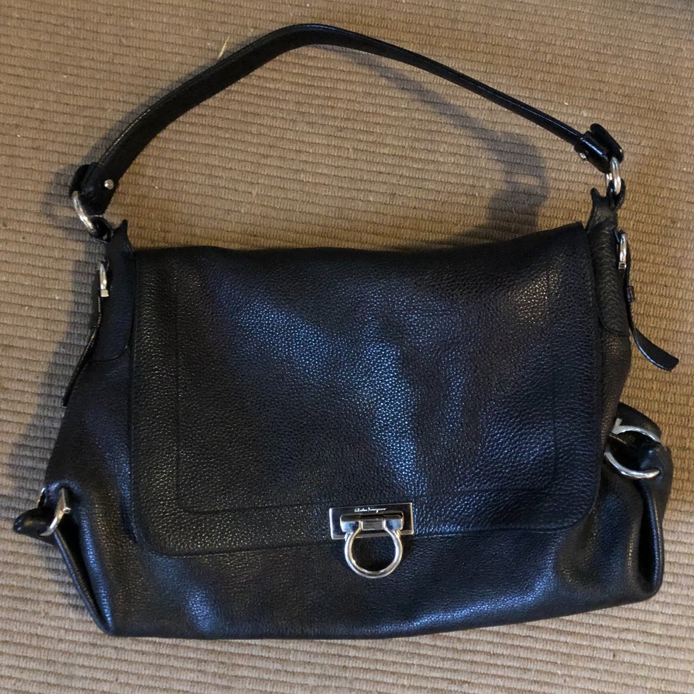 FERRAGAMO GANCINI SHOULDER BAG